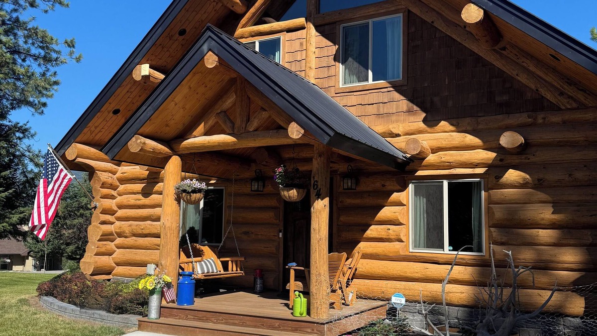 Rexford Cabin | LOG HOME new built- 4bds-3 levels-golf nearby