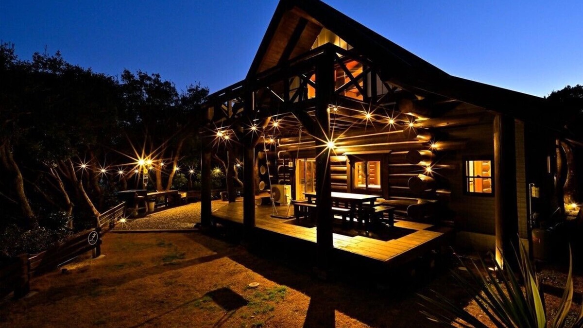 Shima House | Log House at Shima