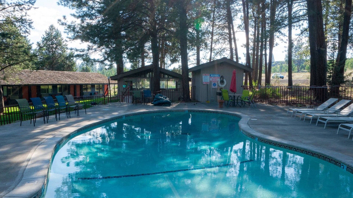 Century West Hotel | LOGE Bend