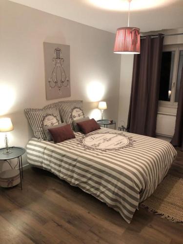 Brive-la-Gaillarde Apartment | Logement à Brive proche centre-ville et campagne - climatisation, Wifi, coin exterieur et parking privés