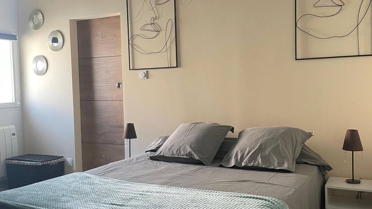 Cornas Bed & Breakfast | Logement 40m2 aux Pieds des Vignes de Cornas Attenant à la Maison Principale
