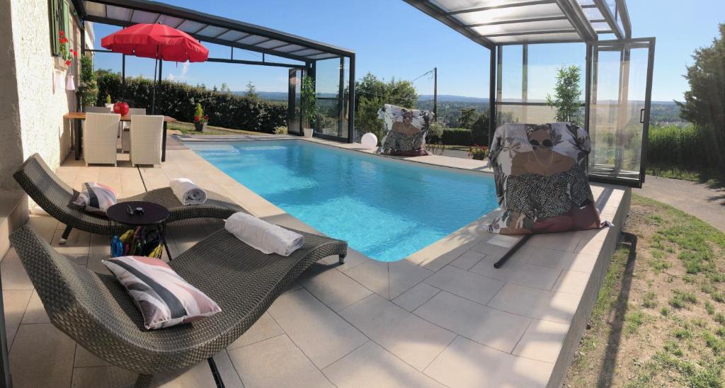 Estivareilles Apartment | Logement avec spa ,sauna et piscine privée chauffée du 15 avril à début octobre vue