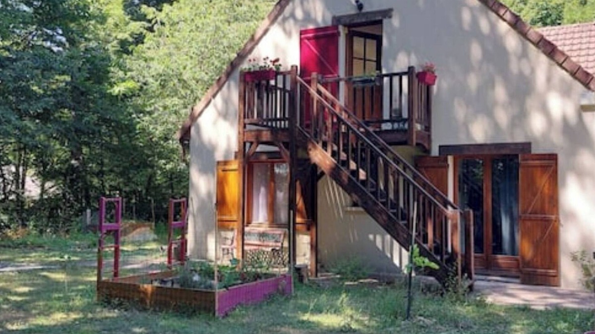 Abondant House | Logement Dans Résidence Boisée