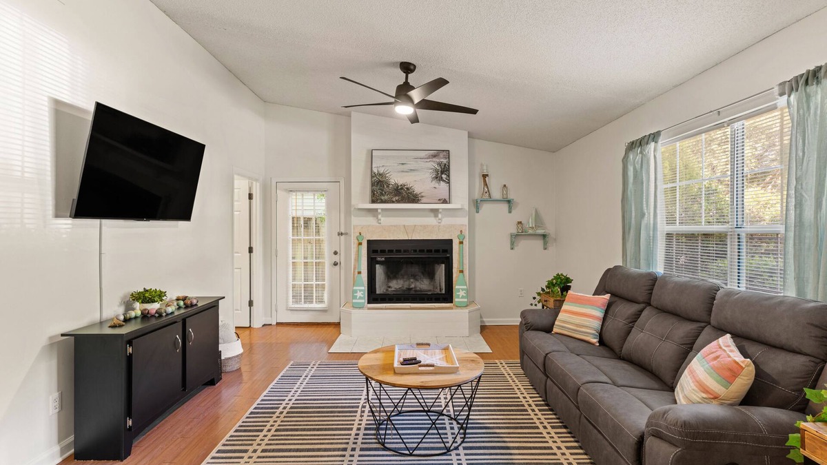Brunswick House | Loggerhead Crossing - Near FLETC/Restaurants/Shops