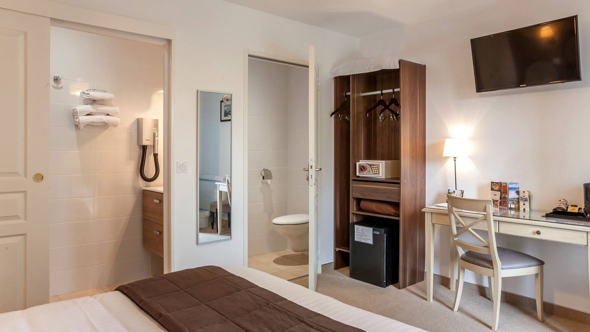 Tennie Hotel | Logis Auberge le Petit Pont