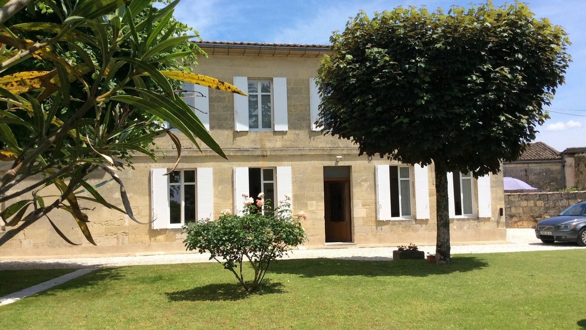Saint-Emilion House | Logis de Villemaurine Gîte Stone house* in the heart of St Emilion 2 to 8 pers.