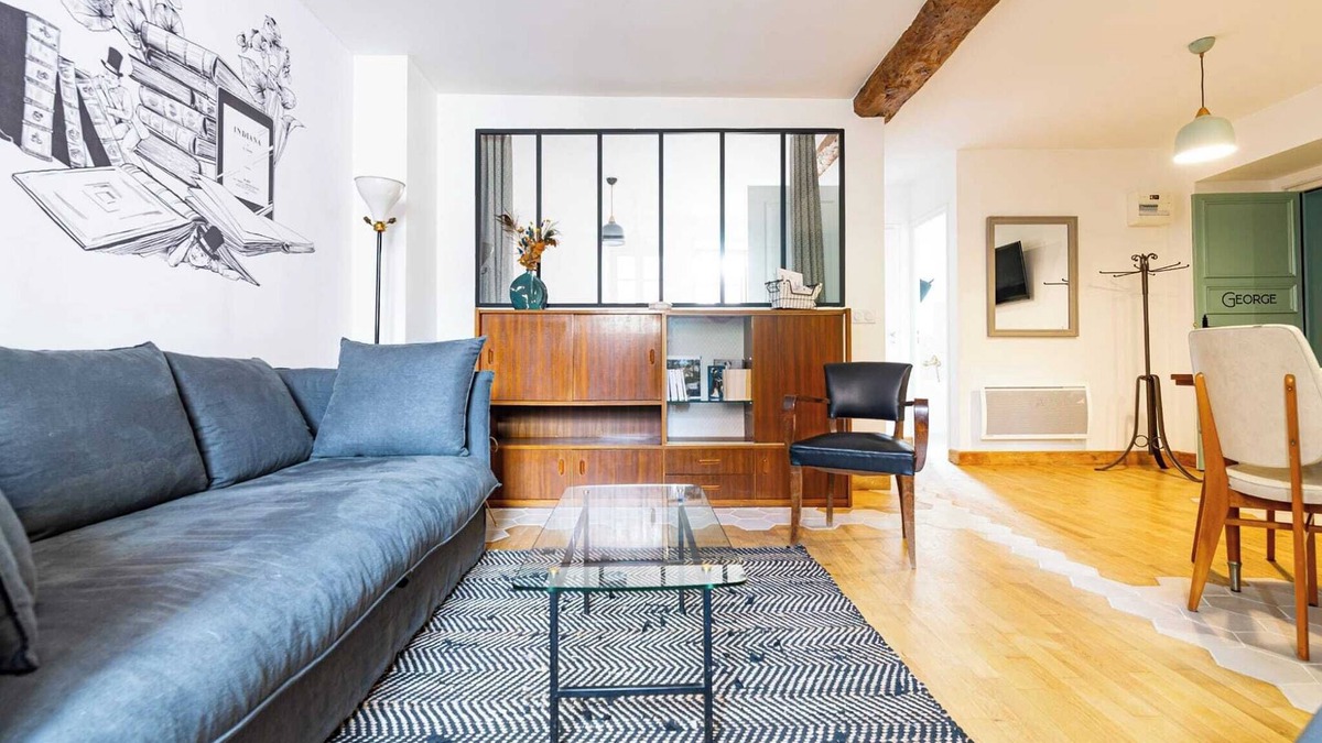 Flavigny-sur-Ozerain Apartment | Logis George