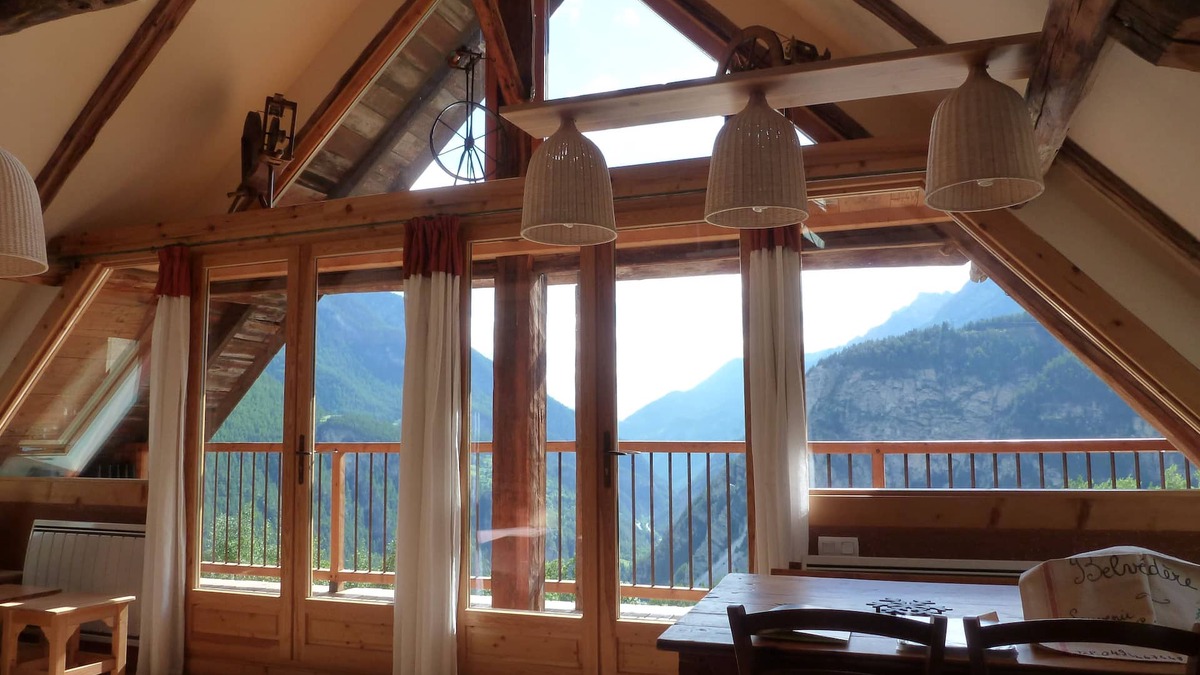 Montbardon Apartment | Logis grand confort 'BELLA VISTA', IN THE HEART OF QUEYRAS PARK