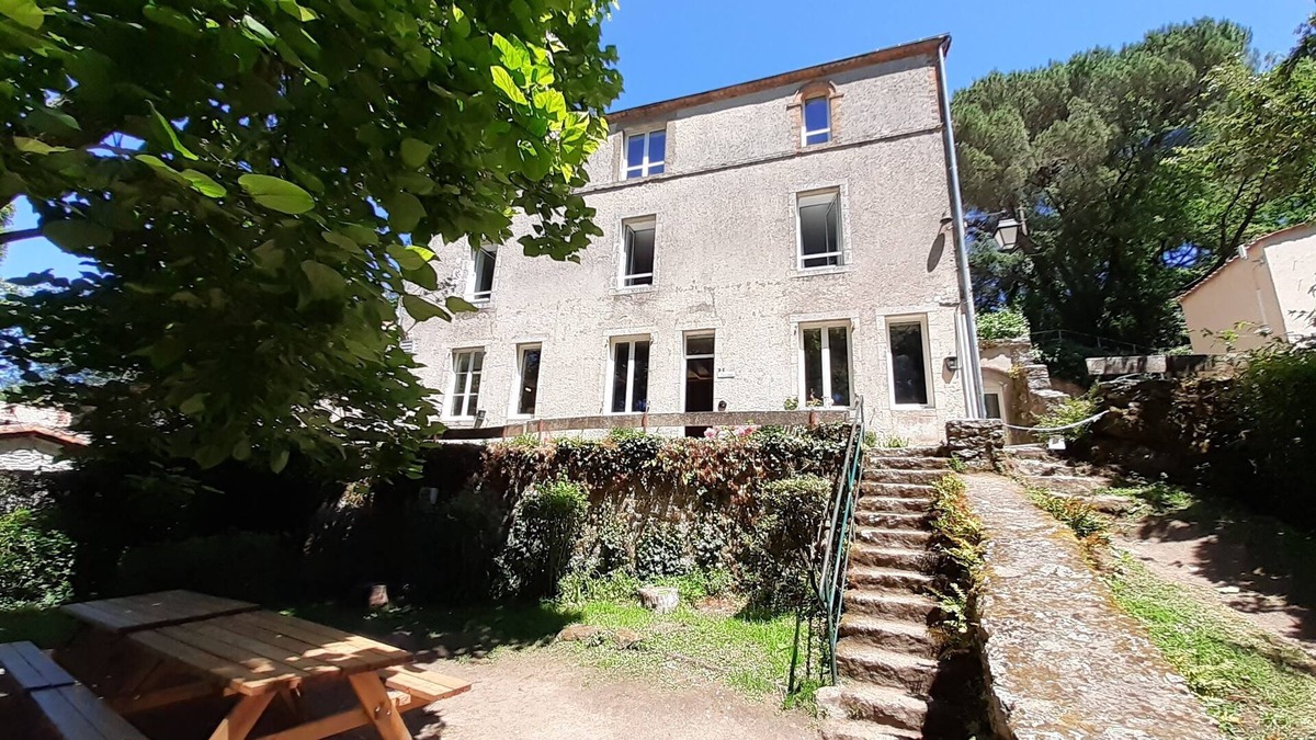 Getigne House | Logis group 30 pers. with room and garden by the river, near Clisson