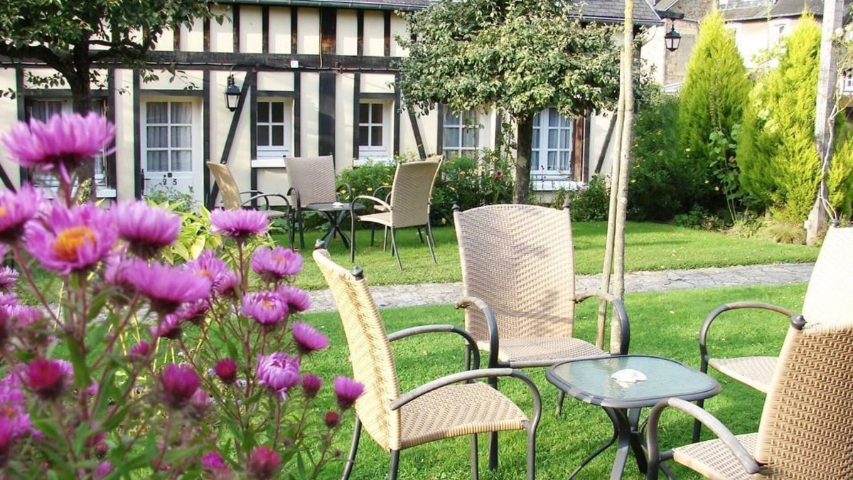 Avranches Hotel | Logis Hôtel de la Croix d'Or