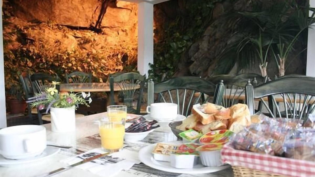 Chantonnay Hotel | Logis Hôtel le Moulin Neuf