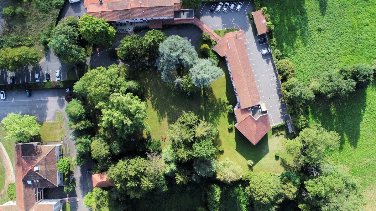 Thiers Hotel | Logis Hôtel Le Parc de Geoffroy