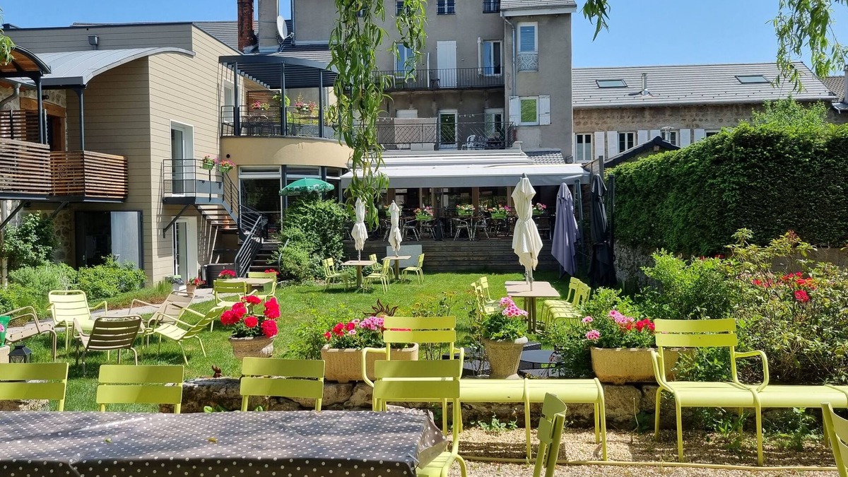 Tence Hotel | Logis Hôtel Restaurant de la Poste
