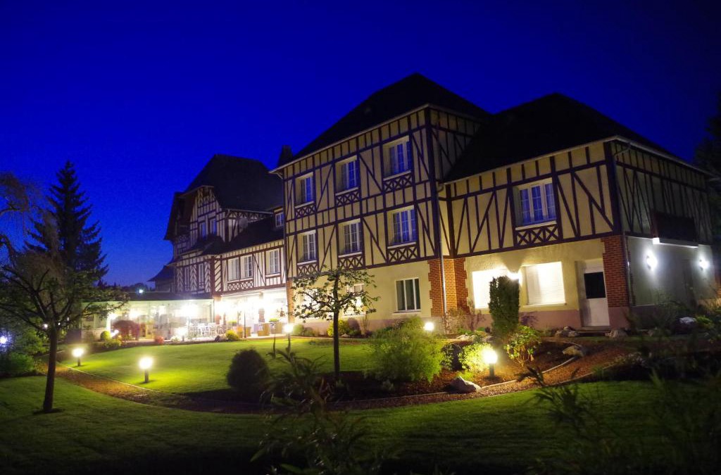 Aumale Hotel | Logis Hôtel & Restaurant La Villa des Houx