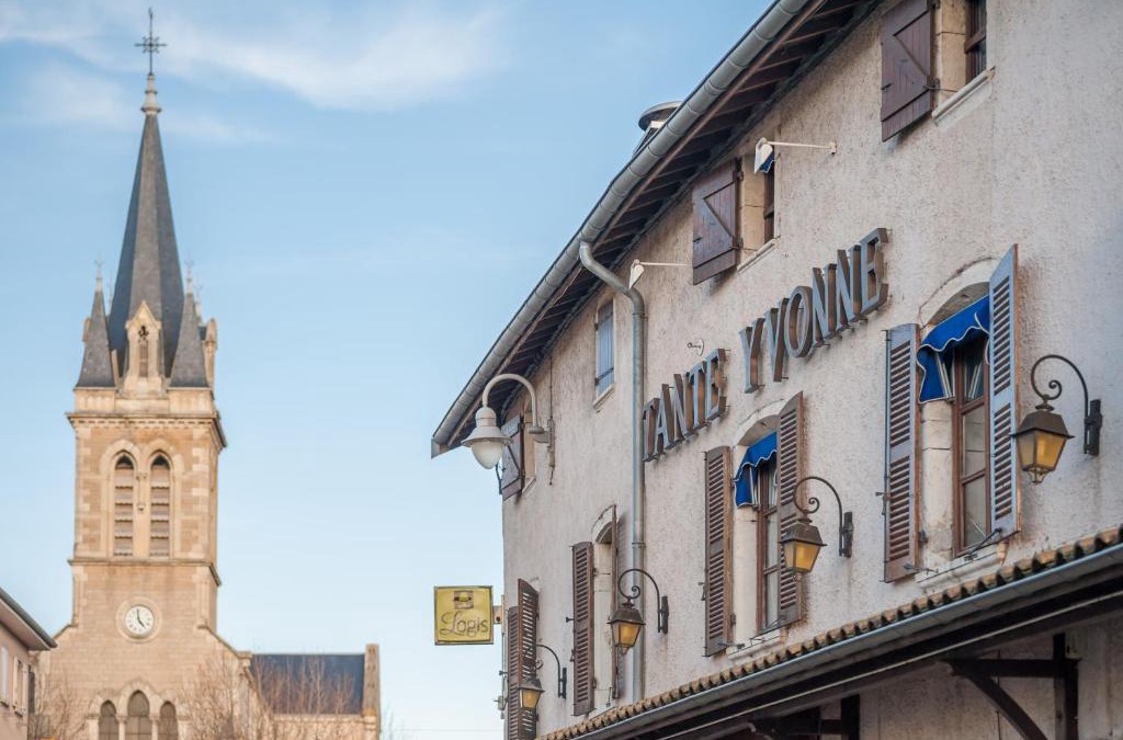 Quincieux Hotel | Logis Hôtel Tante Yvonne & son restaurant semi-gastronomique - Lyon Nord