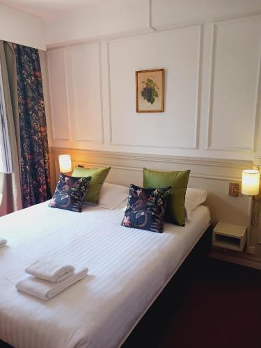 Saint-Vallier-de-Thiey Hotel | Logis Le Relais Imperial