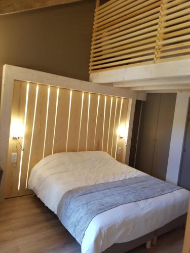 Tence Hotel | Logis SPA Hotel Restaurant De La Poste