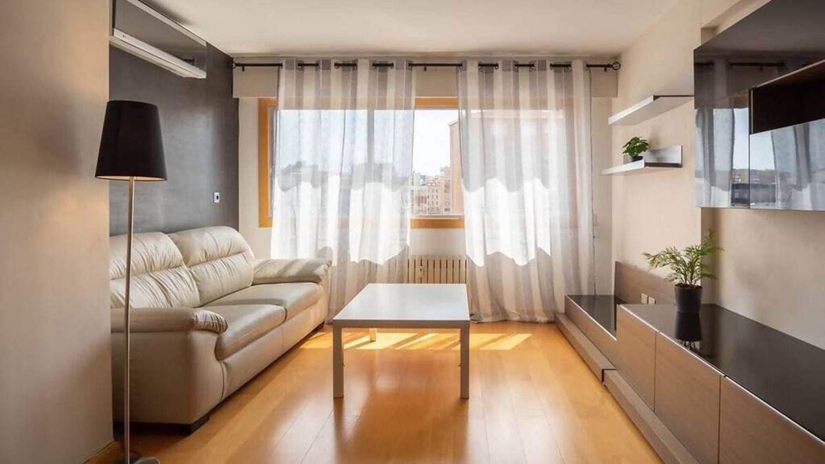Parque de Roma Apartment | LOIRA PARQUE ROMA: Bright and Comfortable in Delicias