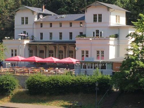 Balduinstein Apartment | Loklounge Ferienwohnung im historischen Bahnhofsgebäude in Balduinstein