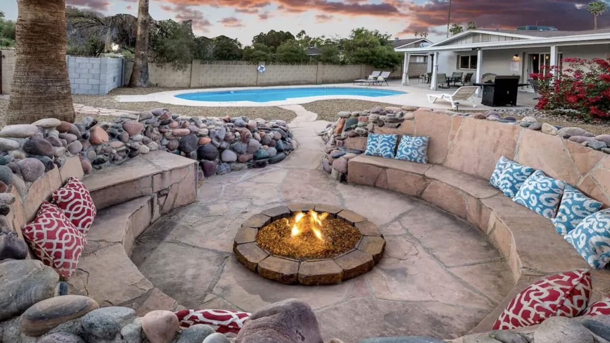 Tempe House | Loma Vista | Amazing Backyard Pool & Fire Pit