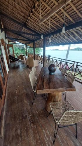 Batu Putih House | Lombok Villas, Villa KuraKura