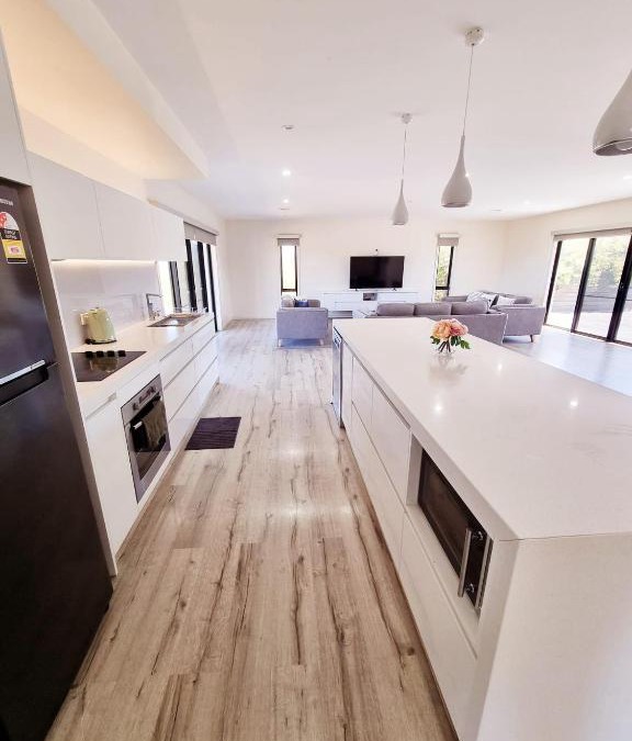 Port Campbell House | London Bridge Holiday Home