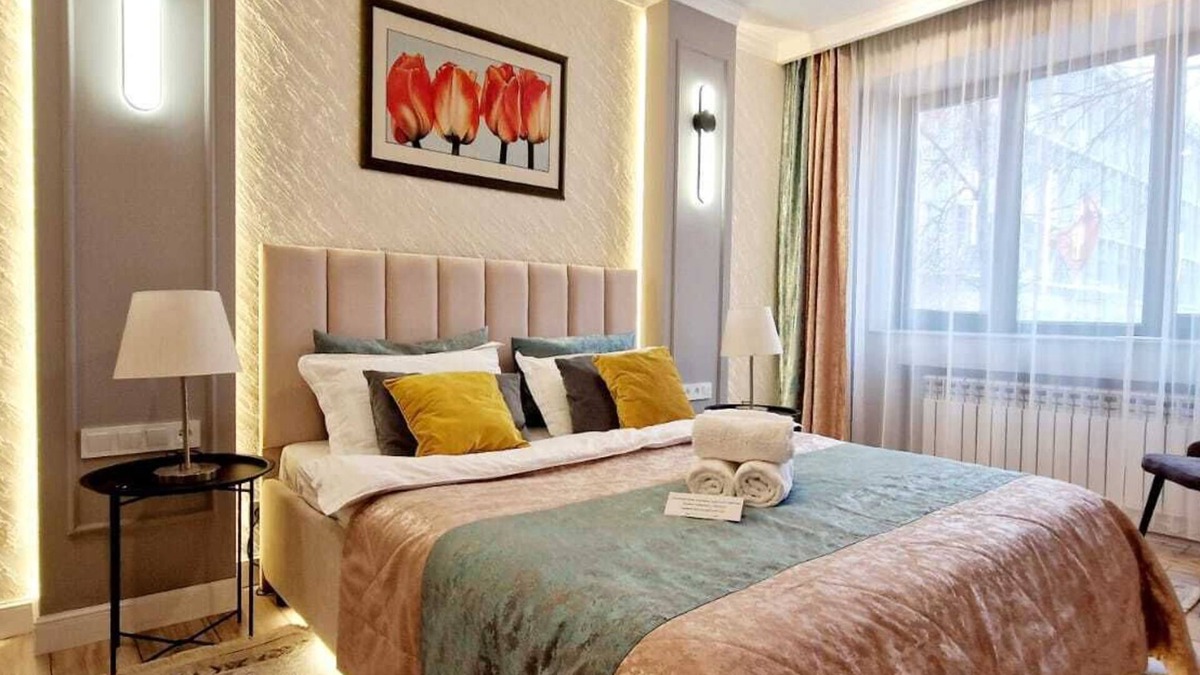 Almaty Apartment | London mood in new residential complex in Almaty center