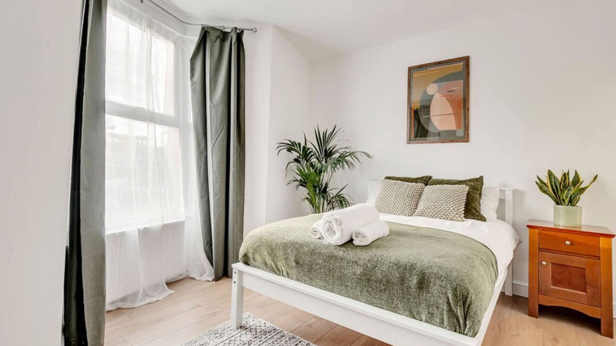 St. Ann's Apartment | London Serviced Apartment , 2 min walk to train station & near Tottenham Stadium