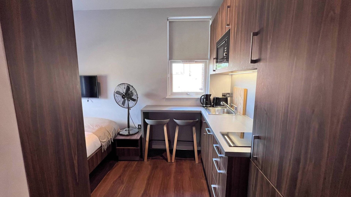 Coppetts Apartment | London Studio Retreat - Colney Hatch Lane