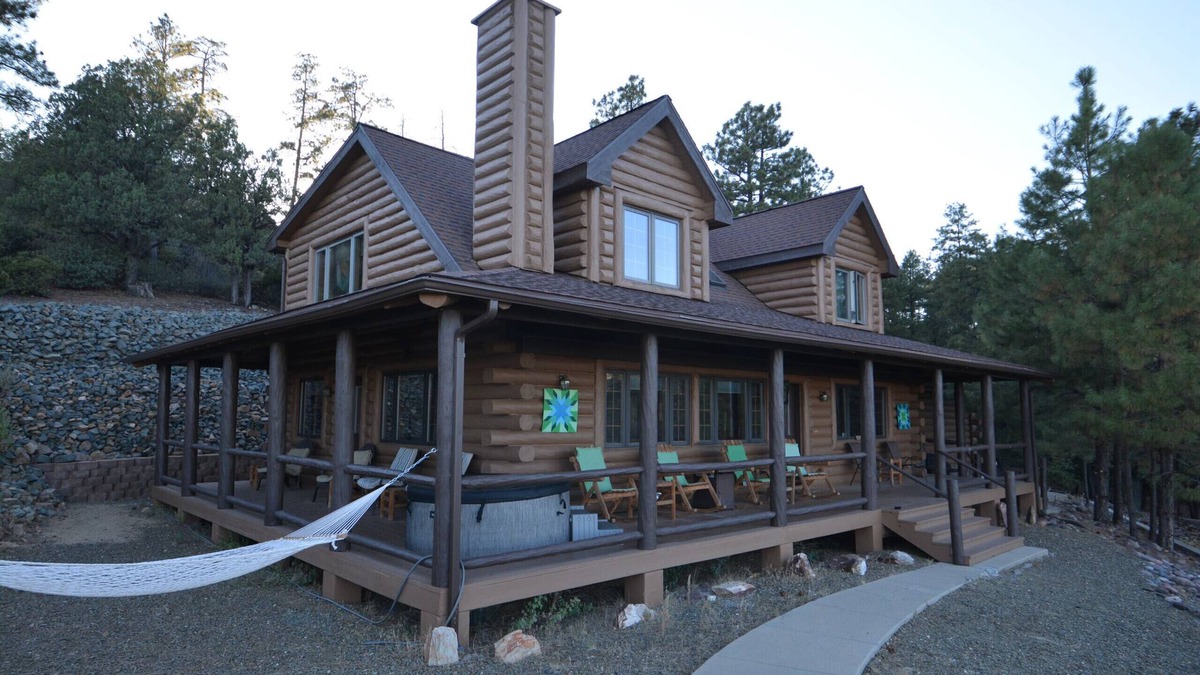 Highland Pines Cabin | Lone Pine Lodge - Prescott Cabin Rentals