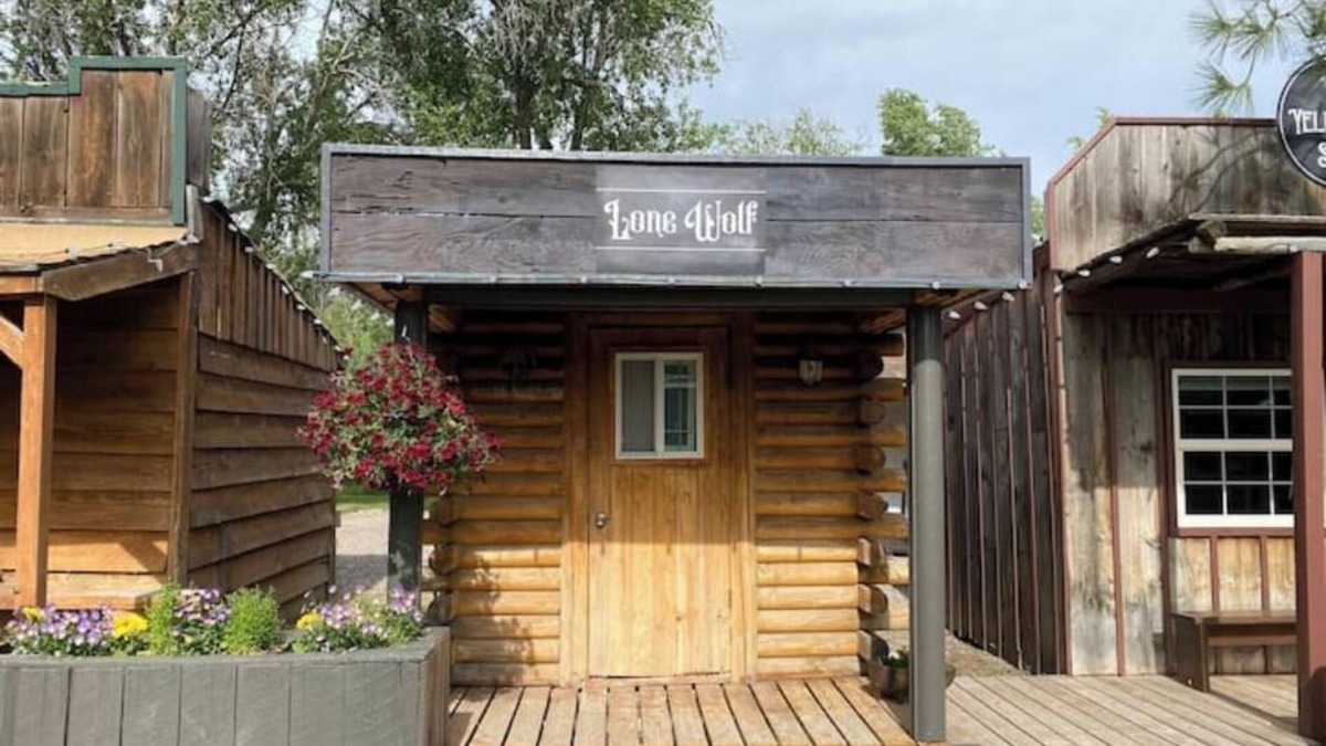 Idaho Falls Apartment | Lone Wolf Cabin At Mountain River Ranch