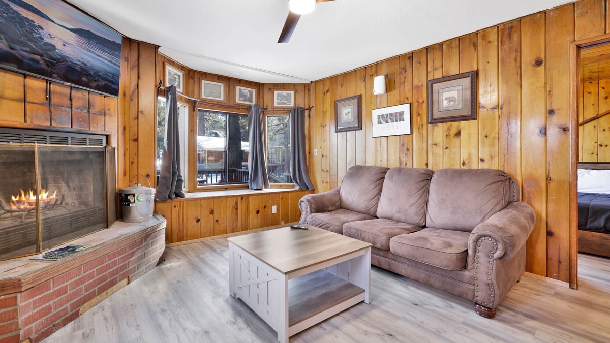 Big Bear Lake Cabin | Lonepine Lakeview Family Cottage at Big Bear Lake