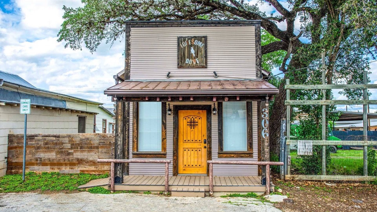 Bandera House | Lonesome Dove Guesthouse
