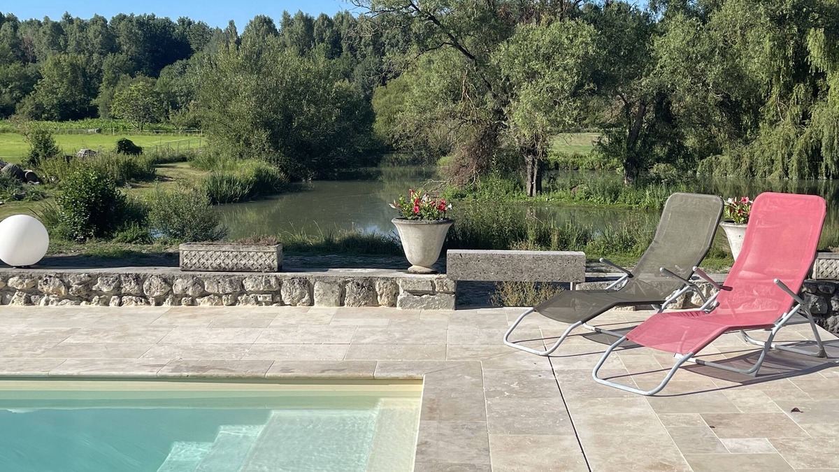 Angouleme House | Longère Charentaise Rénovée Avec Piscine, Étang, Grand Parc Boisé