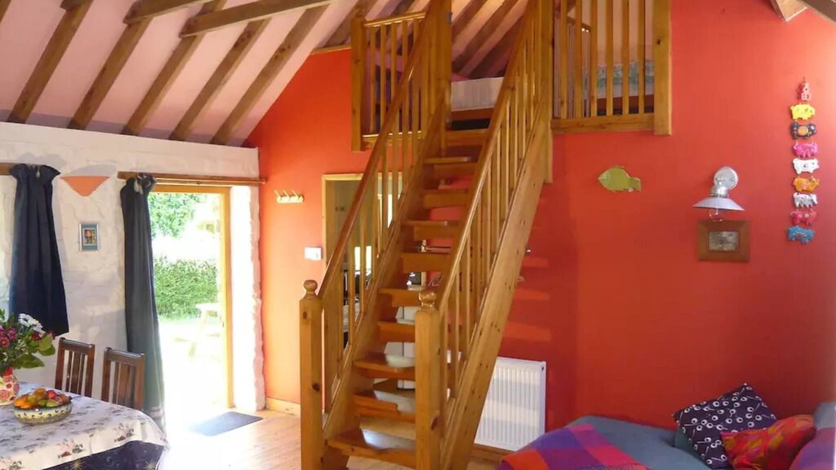 Kilgetty Cottage | Long barn cottage