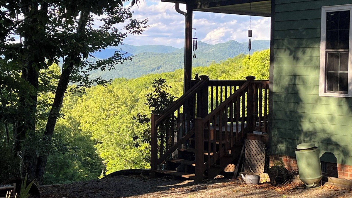Spottswood House | Long-term rental: Beautiful Mountain View Amherst VA, off Blue Ridge Parkway!