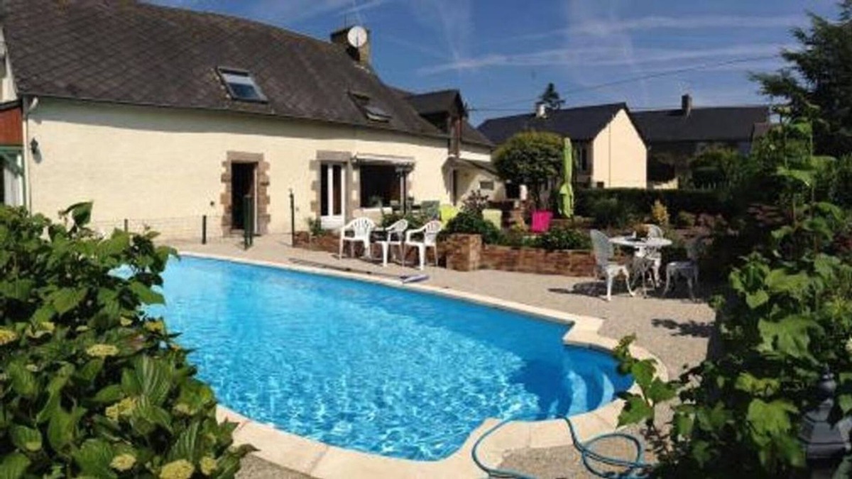 La Croix-Avranchin Cottage | Longere avec piscine proche du Mont St Michel