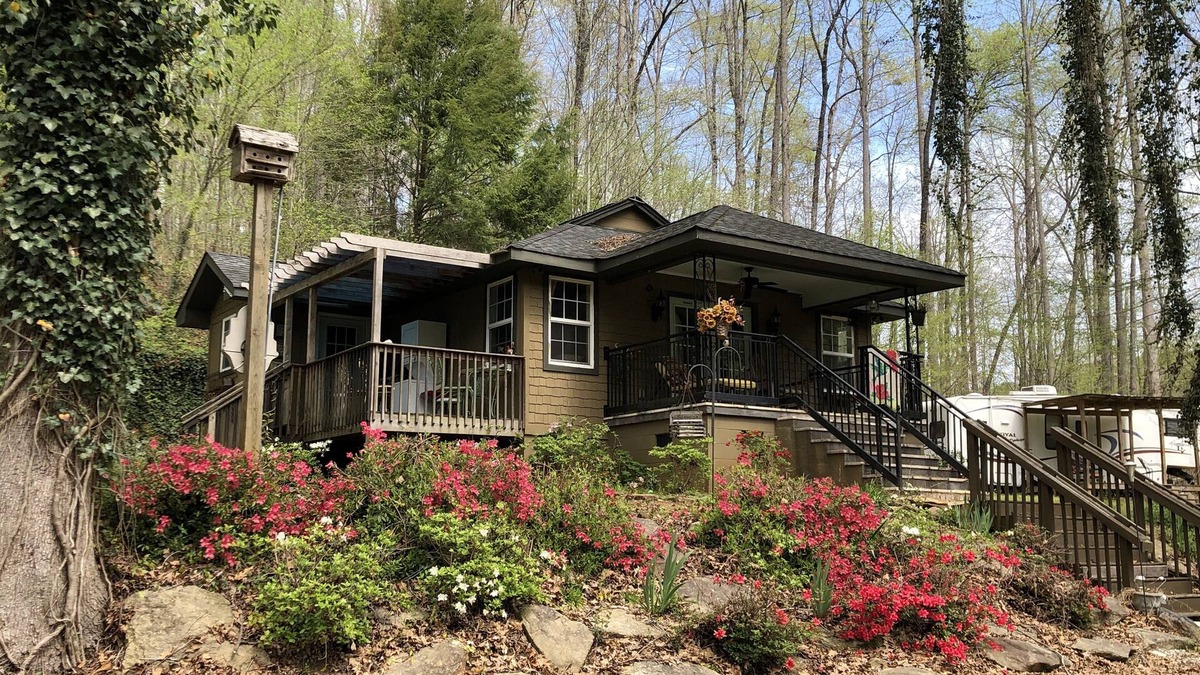 Westminster Cottage | Longrifle Lodge