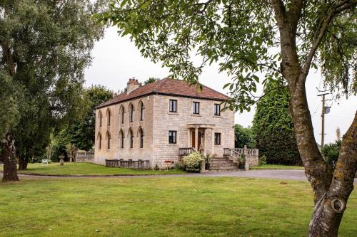 Trowbridge House | Longscroft Manor Retreat - Bradford-on-Avon