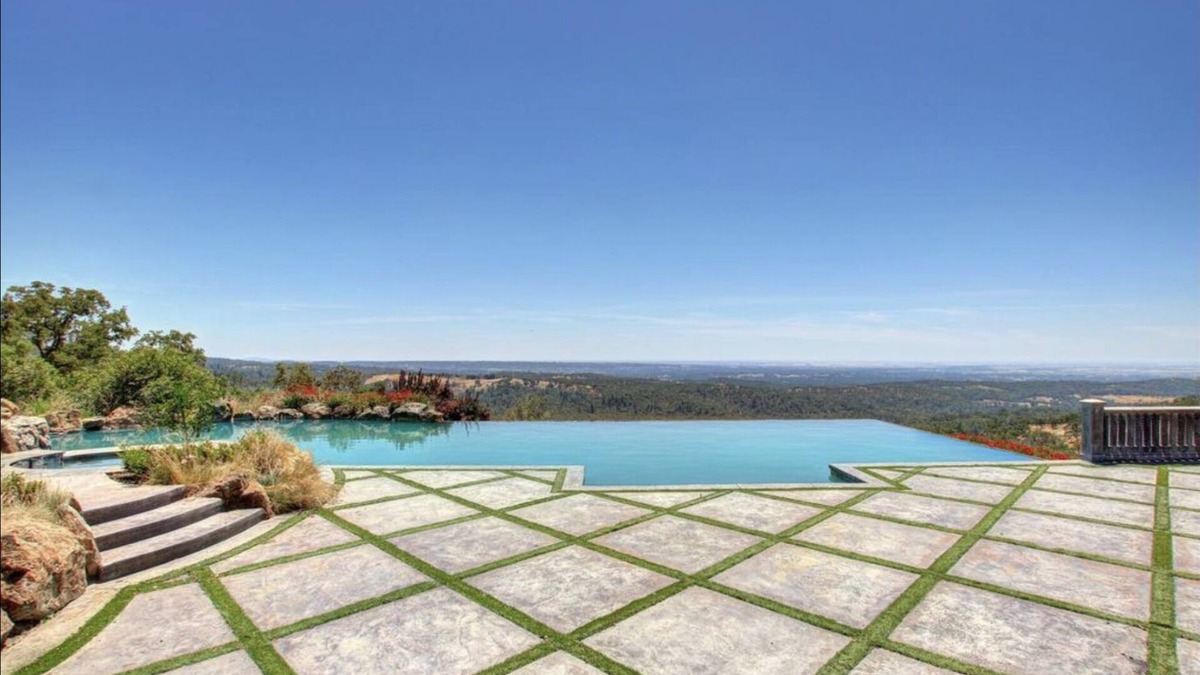 Auburn House | Longview Chateau Estate