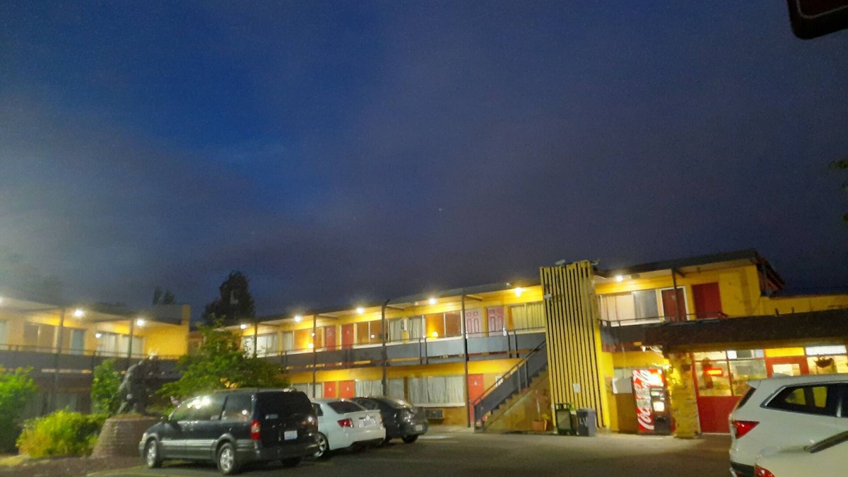 Old West Side Hotel | Longview Inn