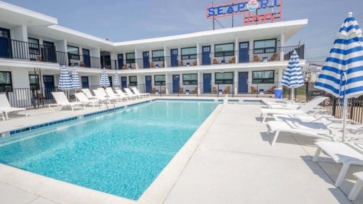 North Wildwood Condo | Look No Further! Renovated 1 B/R Condo 1 Blk from the Beach with beautiful pool