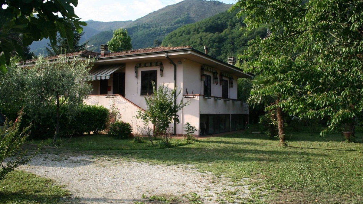 Diecimo Villa | Looking for a quiet place? VILLA CASCIANI