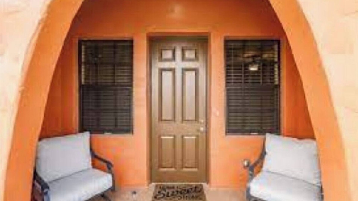 Fort Myers House | Looking for a Resort Feel? Waterfront Property!