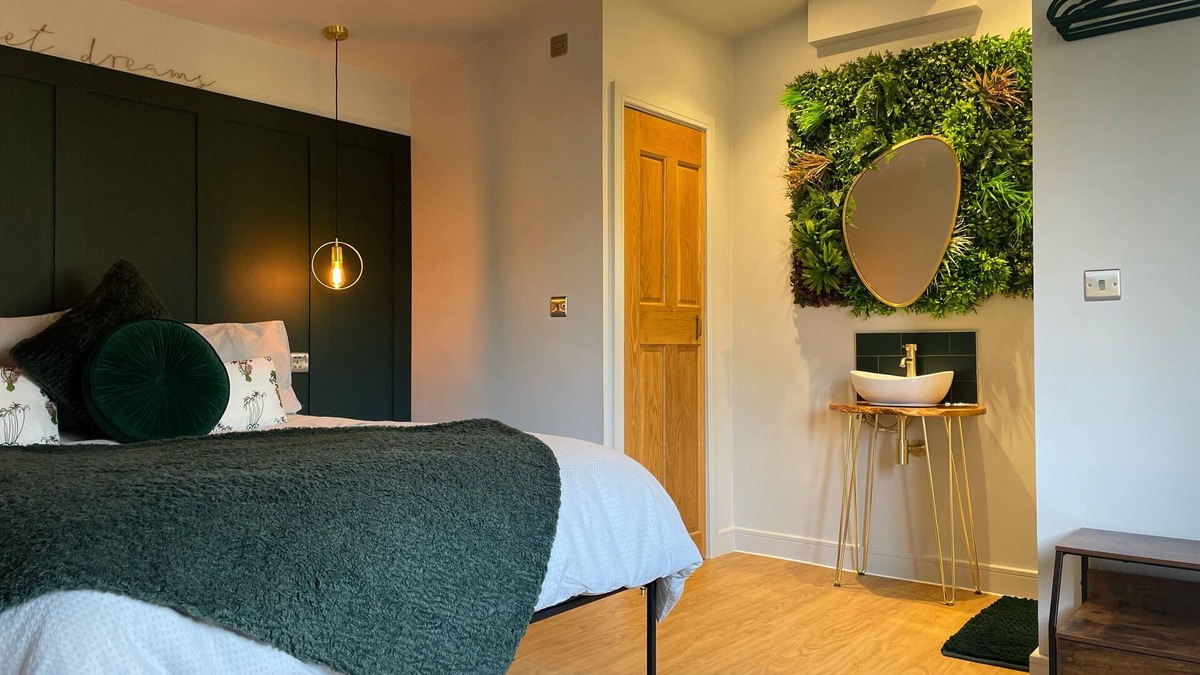 Abbess Roding Cabin | Looking for a romantic escape in the countryside, with outdoor bathtub !