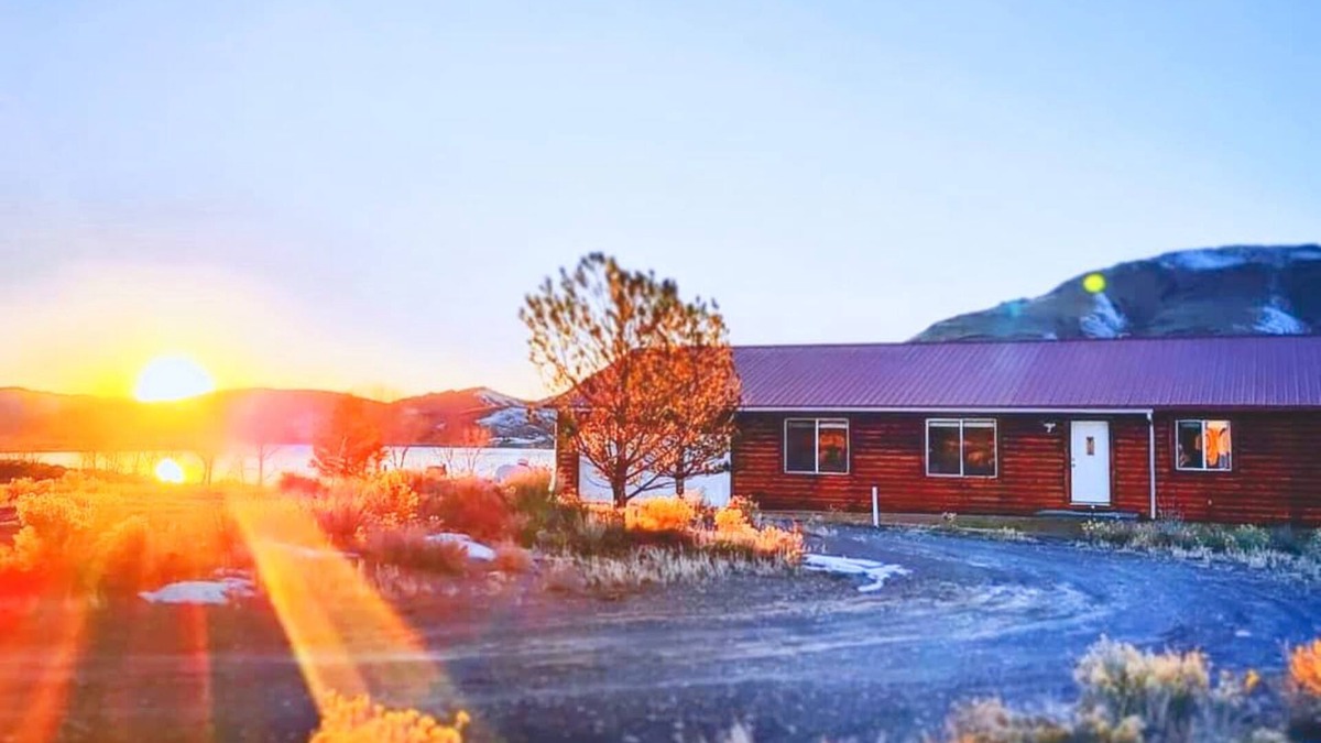 Minersville House | Looking for the perfect escape from the city? Come visit this Lakefront home.