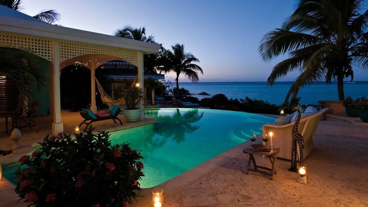 Thaltej House | looking new and full furnish with swiming pool