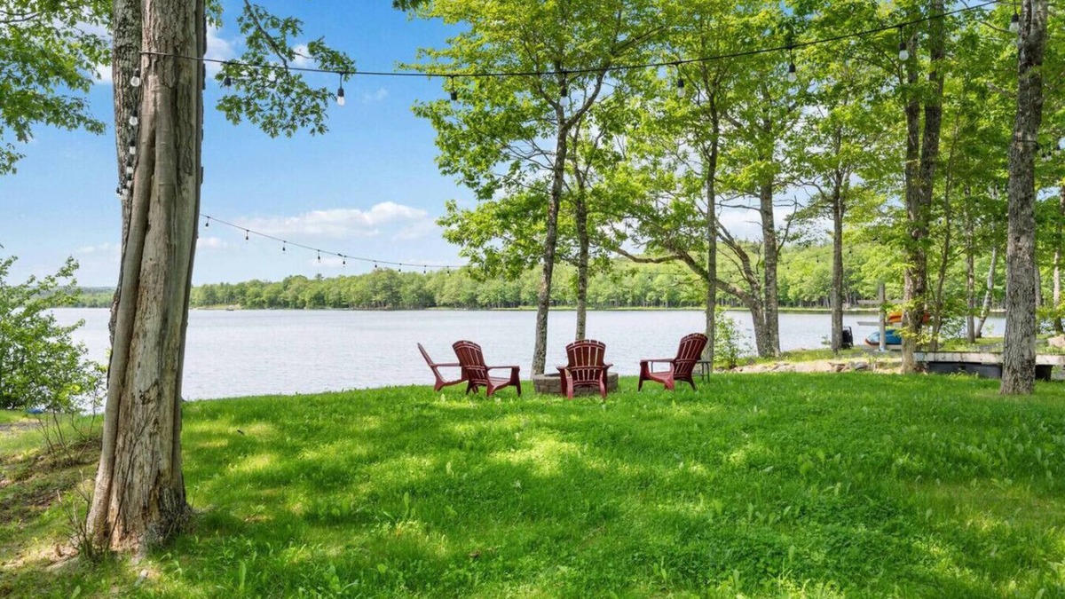 Smiths Corner House | Loon Lodge on the Lake