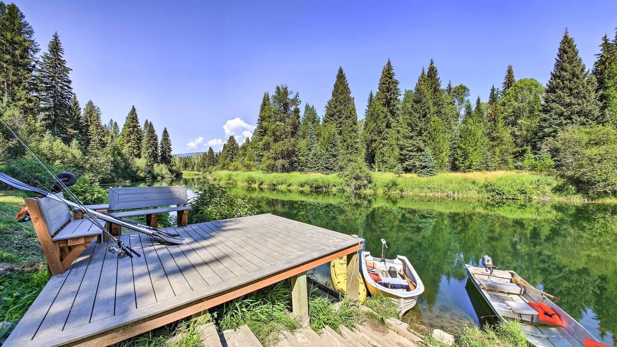 Troy House | 'Loose Moose Lodge' - 31 Acres on Yaak River!