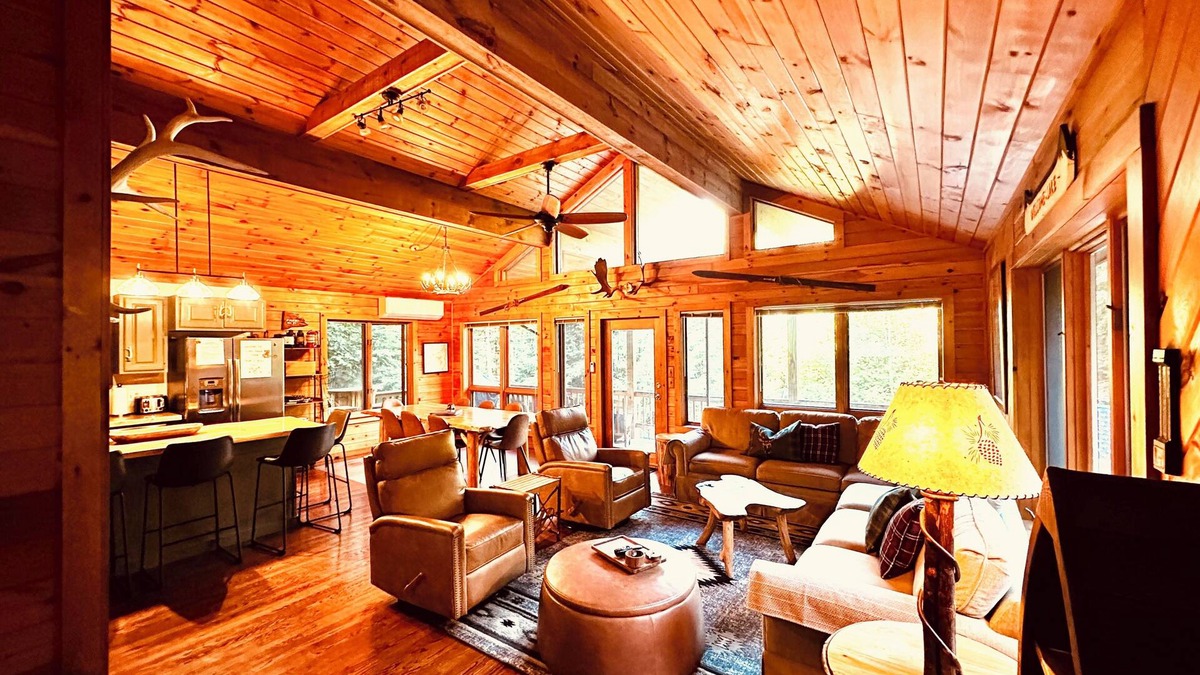 Schroon Lake House | Loose Moose Lodge: Hot Tub, 4-Season Retreat Near Gore Mountain & Schroon Beach